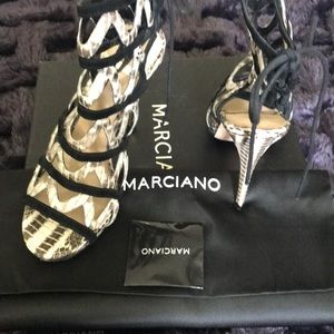 Ladies shoes